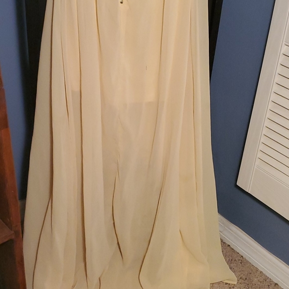 Yellow formal dress - Picture 4 of 4